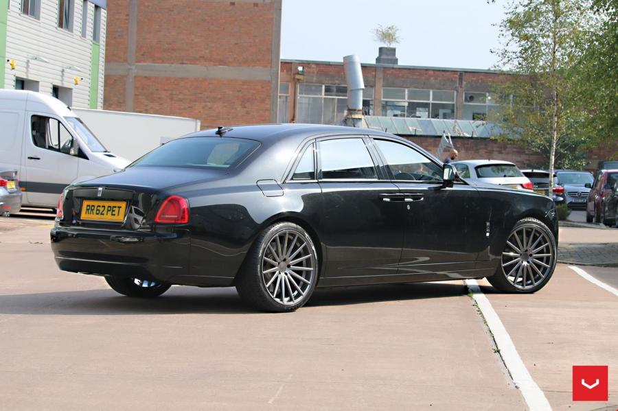  Rolls-Royce Ghost on Vossen Wheels (VFS2) 2016 года  (фото 2 из 2)